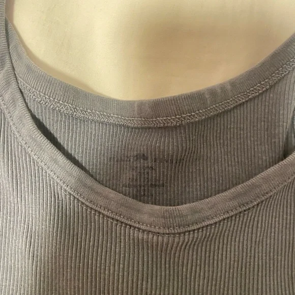 Brandy Melville Gray Fitted Crop Camisole - Picture 3 of 3